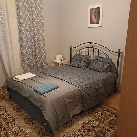 Airport City Center Apartment Артемида Екстериор снимка