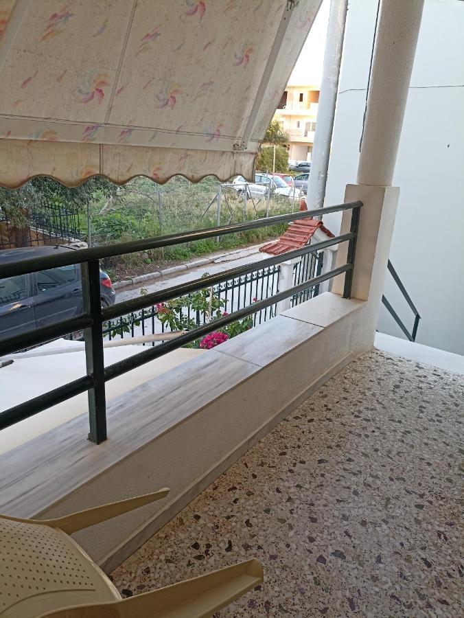 Airport City Center Apartment Артемида Екстериор снимка