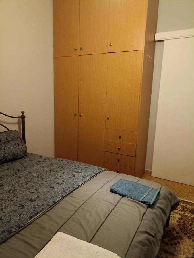 Airport City Center Apartment Артемида Екстериор снимка