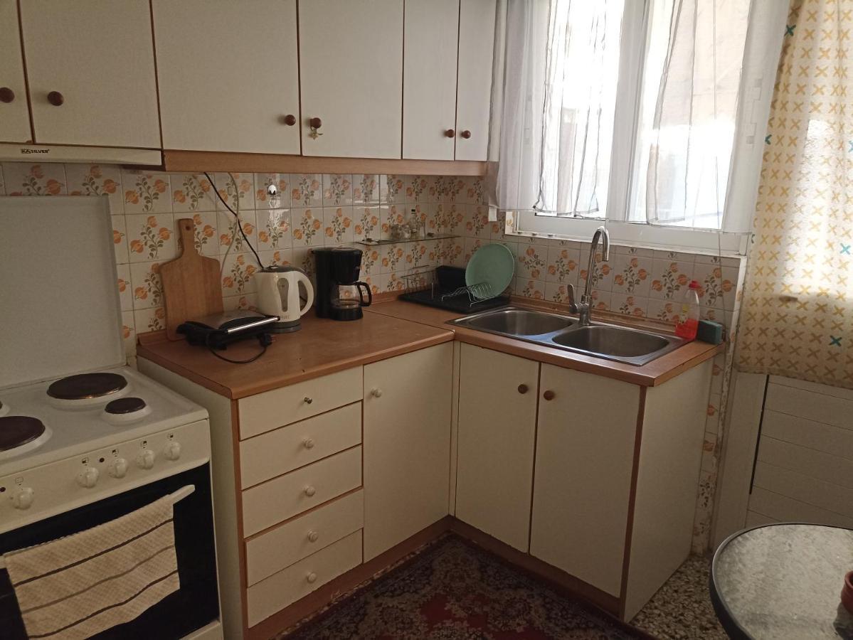 Airport City Center Apartment Артемида Екстериор снимка